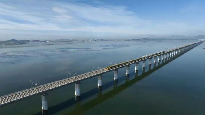 高铁首次实现时速350公里,中国高铁最新技术成熟度