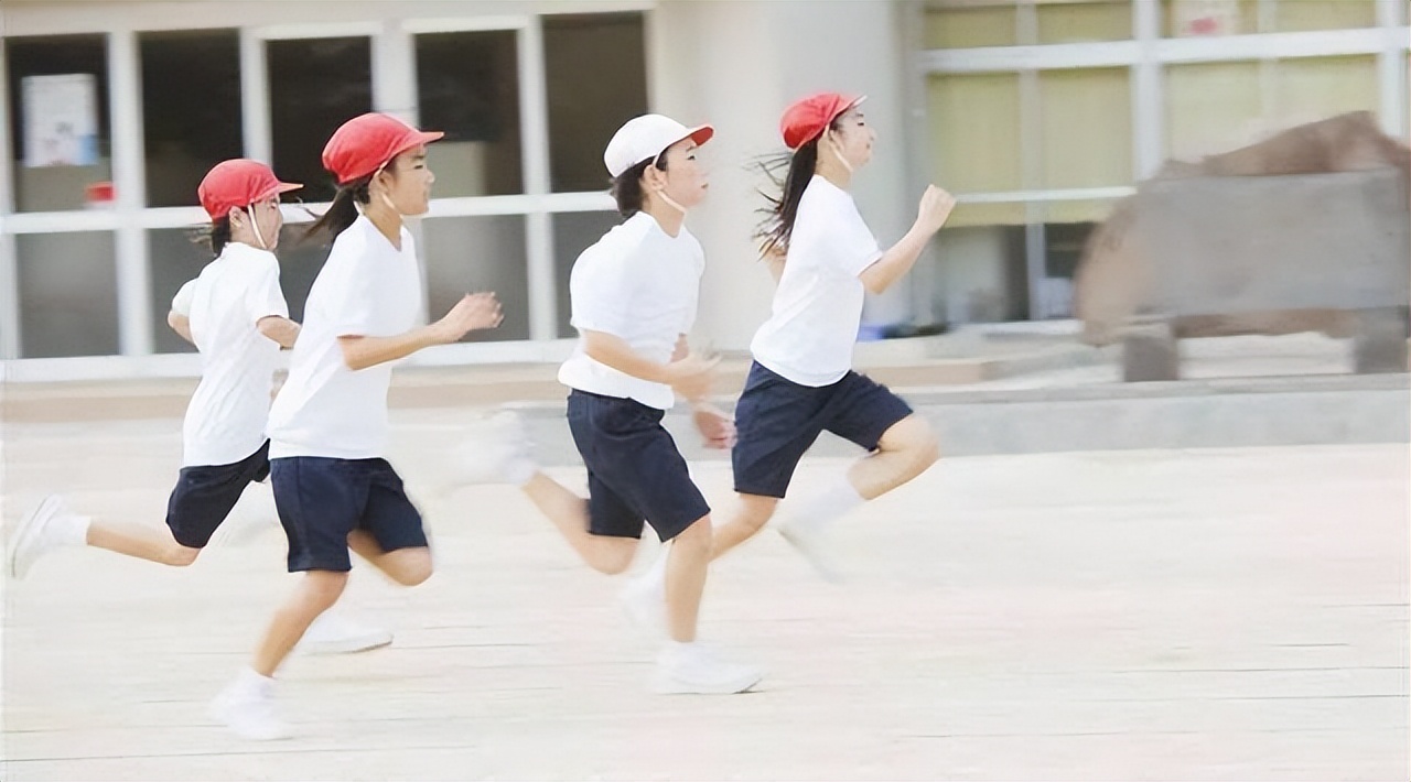 若想儿子成年后身高达到一米八以上,进入青春期前,三件事要少做