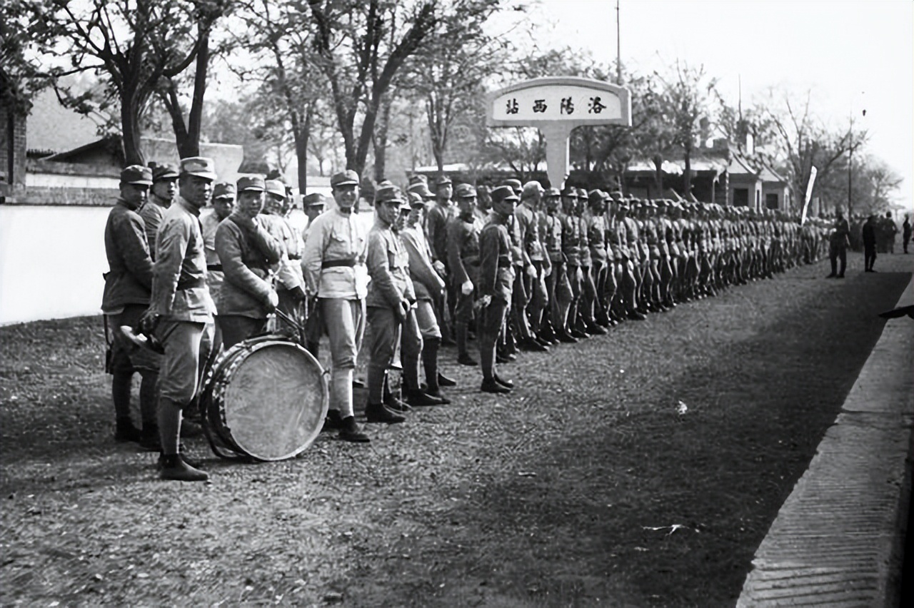 楝煎瓙鍐涘畼楠戦┈杩涙潙,鏃ュ啗鍐涘畼楠戦┈