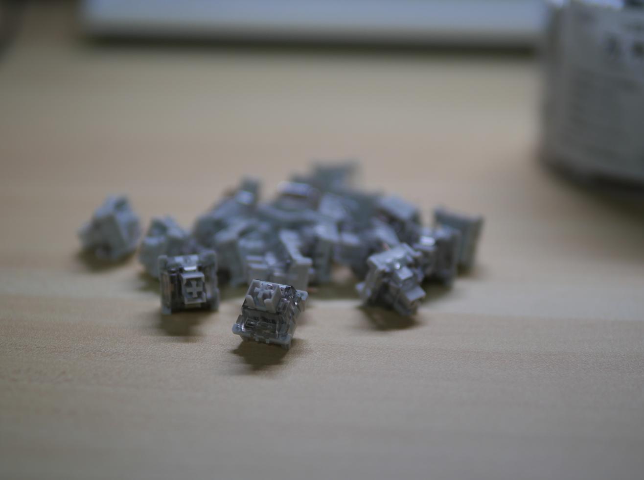 观纬测评联想,机械键盘国产轴和cherry轴的区别