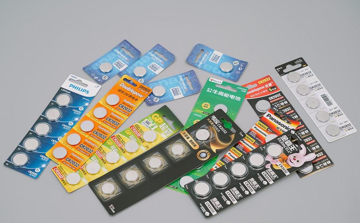 一颗纽扣电池能够让手表用多久,一颗纽扣电池相当于多少毫安