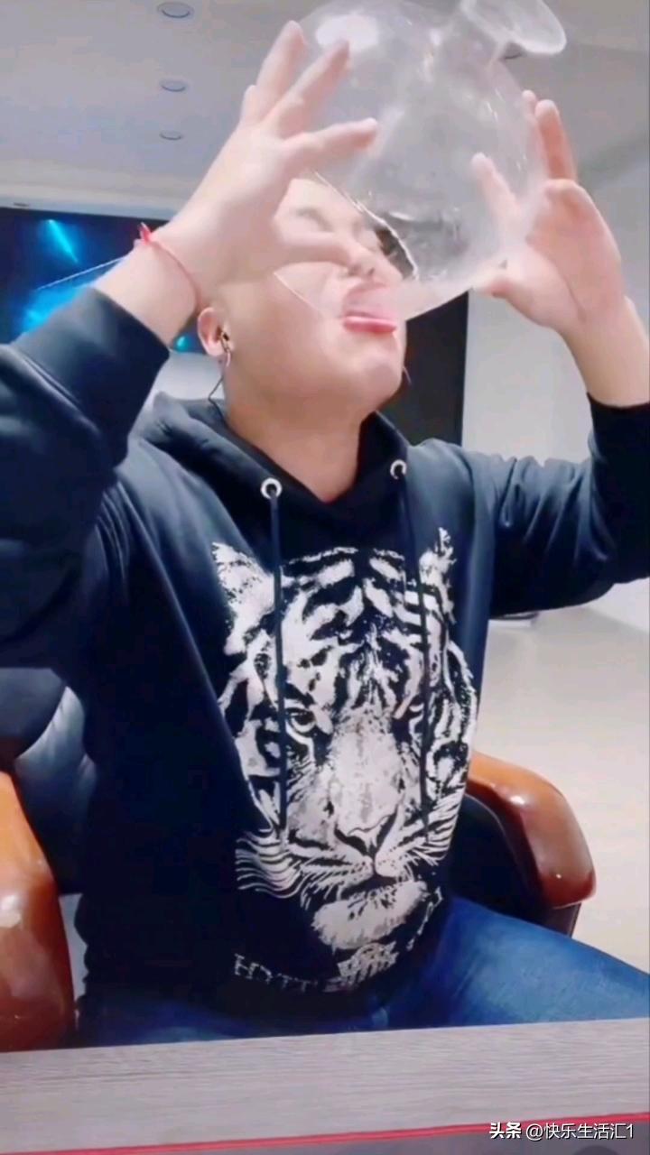 要钱不要命！网红“三千哥”直播打PK，连喝4瓶白酒后身亡！