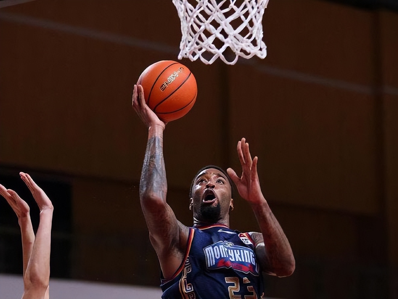 曝外援摩尔特里将离队,cba第一大外援离队