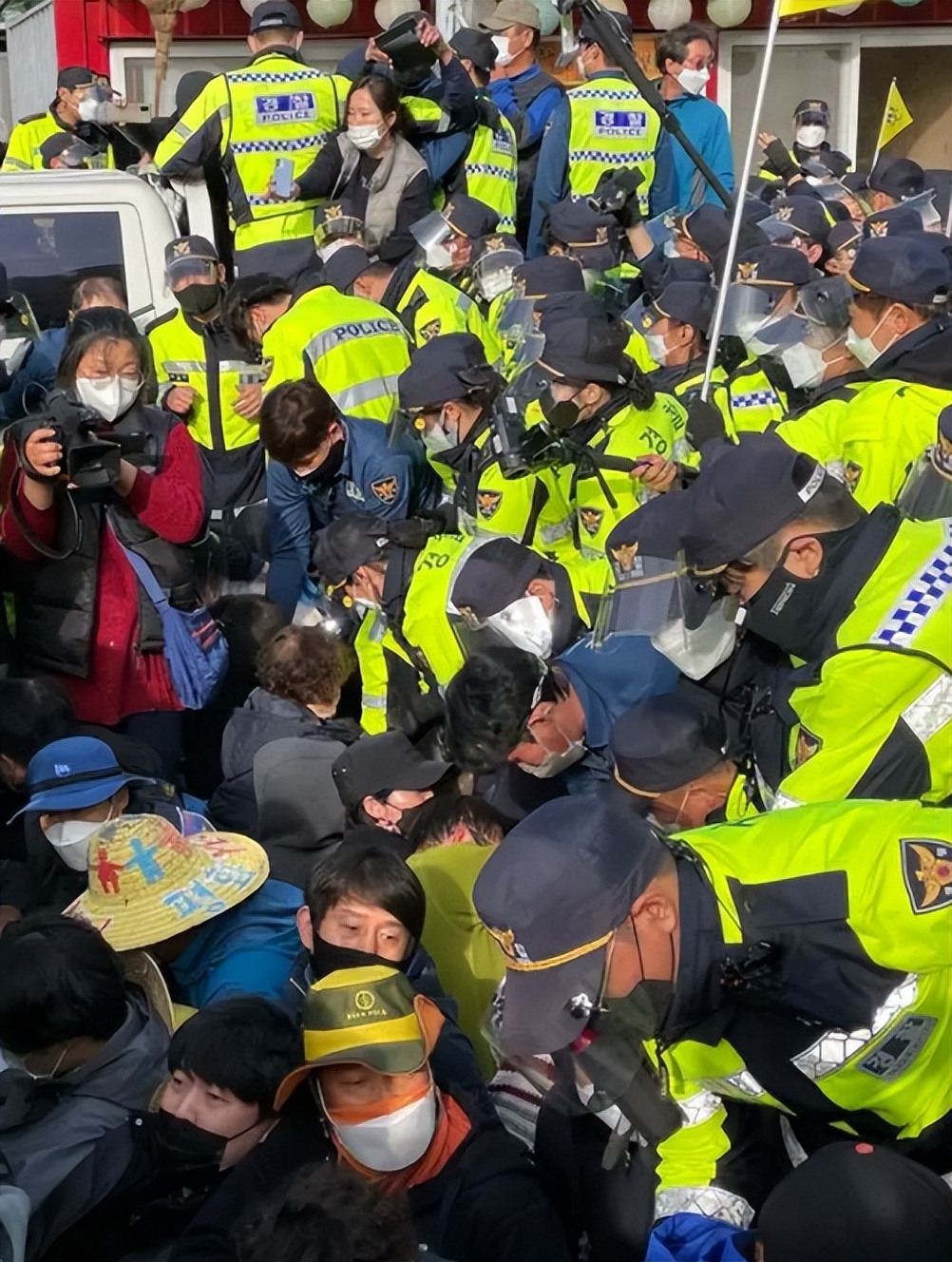 尹锡悦重启萨德，韩国人很焦虑，拒绝当驻韩美军炮灰，成民间共识