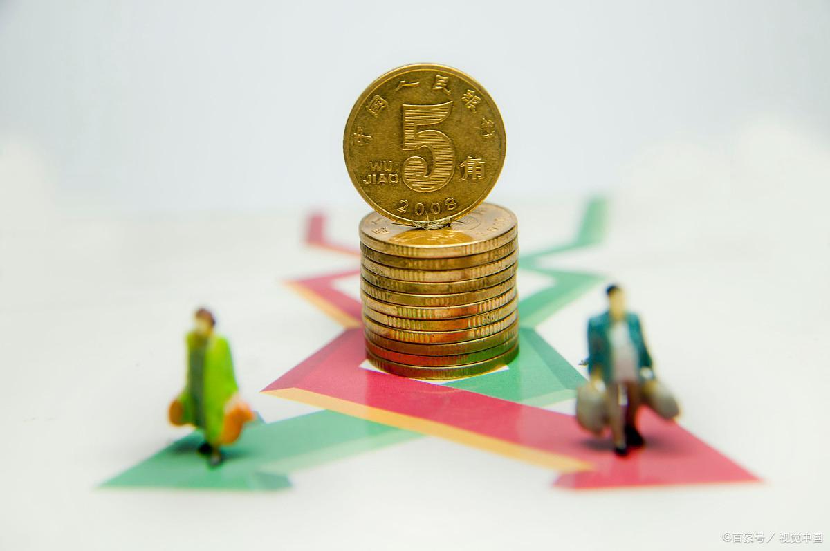 想要每个月利息达到3656元，需要在银行存多少钱？至少“这个数”