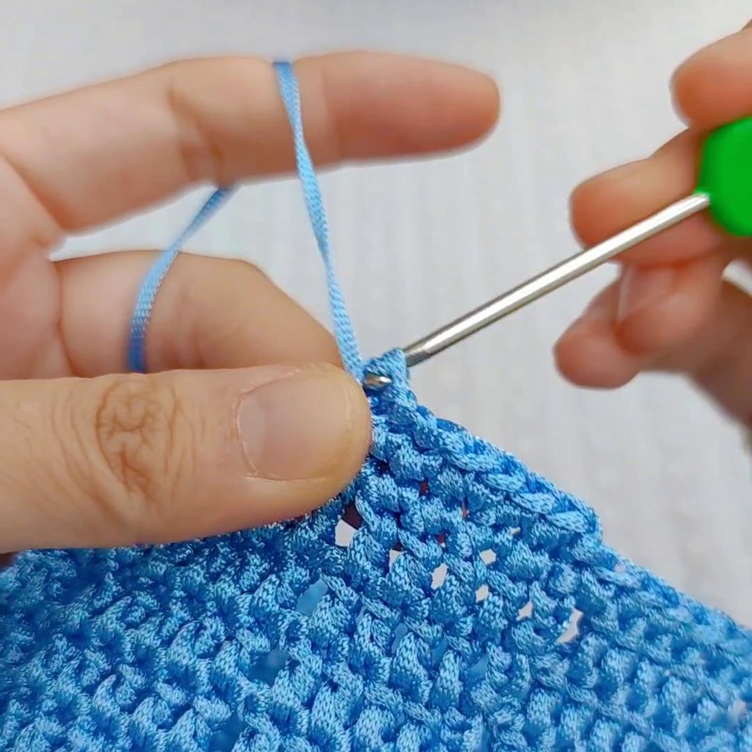 用毛线钩帽子的编织方法视频教程,儿童帽子3-6岁米奇毛绒帽子