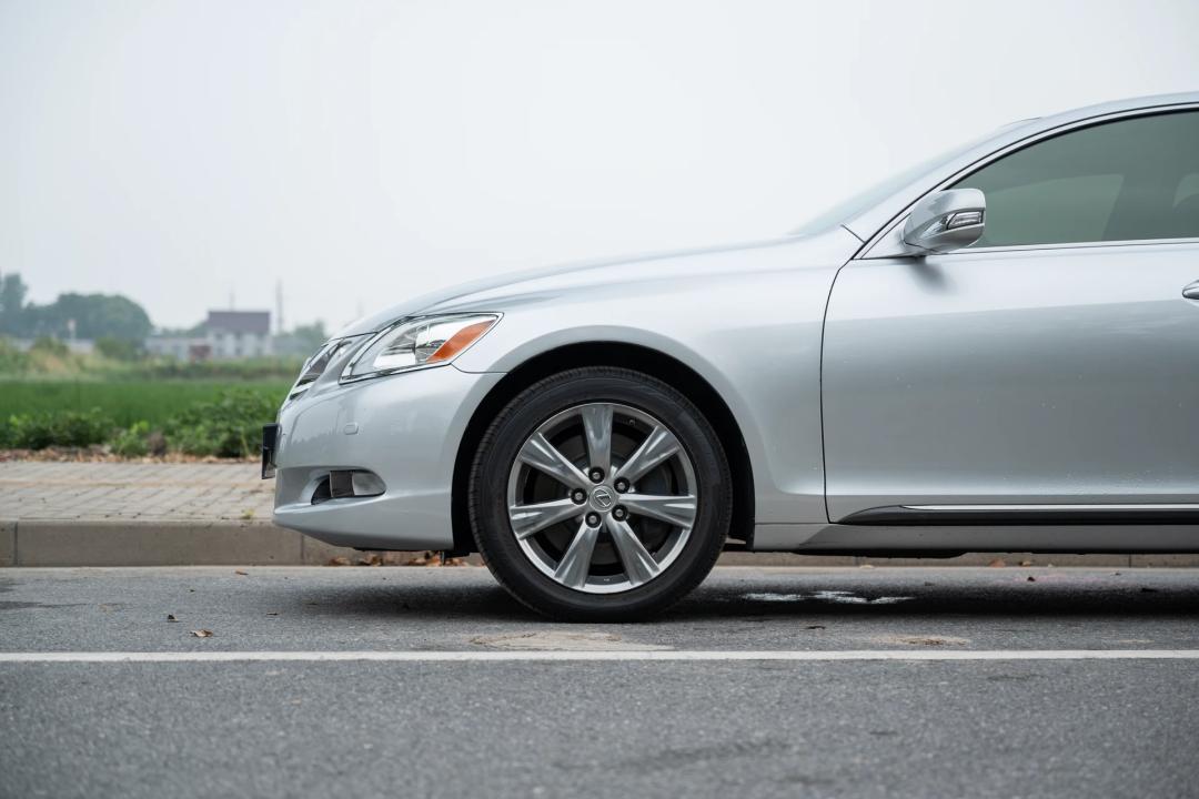 足够强大，就能与自己和解，经典值得回味——二*雷手**克萨斯GS300