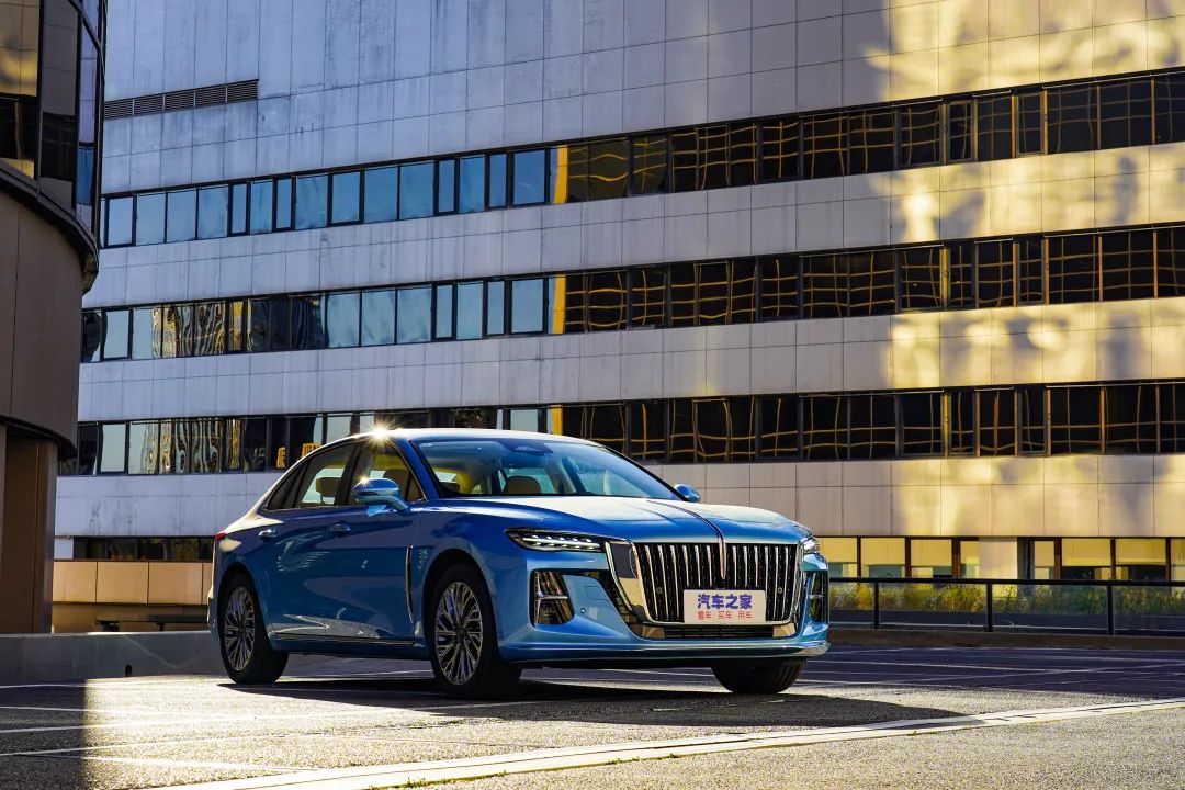 红旗h5最新混动版比h9小多少,红旗h51.8t混动版落地多少钱