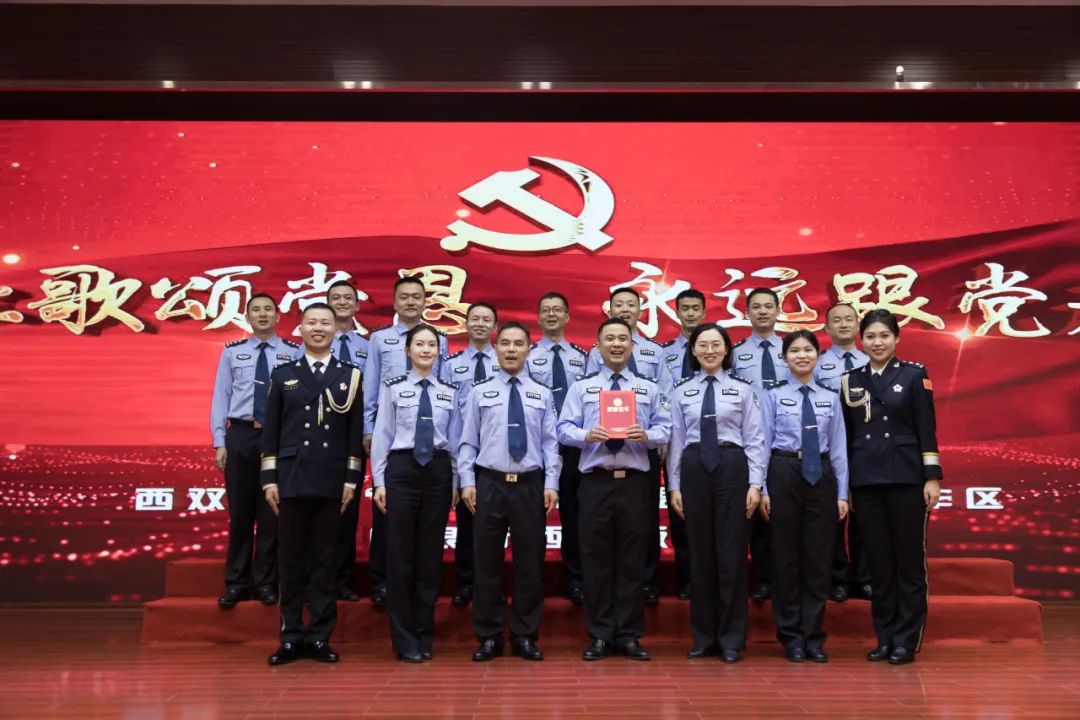 以深情的歌声向党的生日献礼,嘹亮的歌声向党献礼