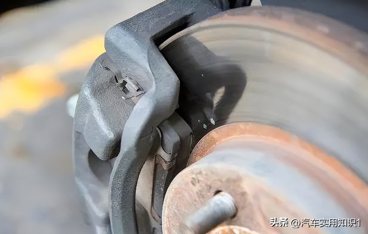 汽车刹车异响什么原因该如何处理,汽车鼓刹刹车有异响怎么回事