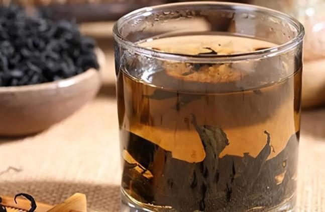 男人40岁身体一道坎,男人40一道坎出现6种症状要小心