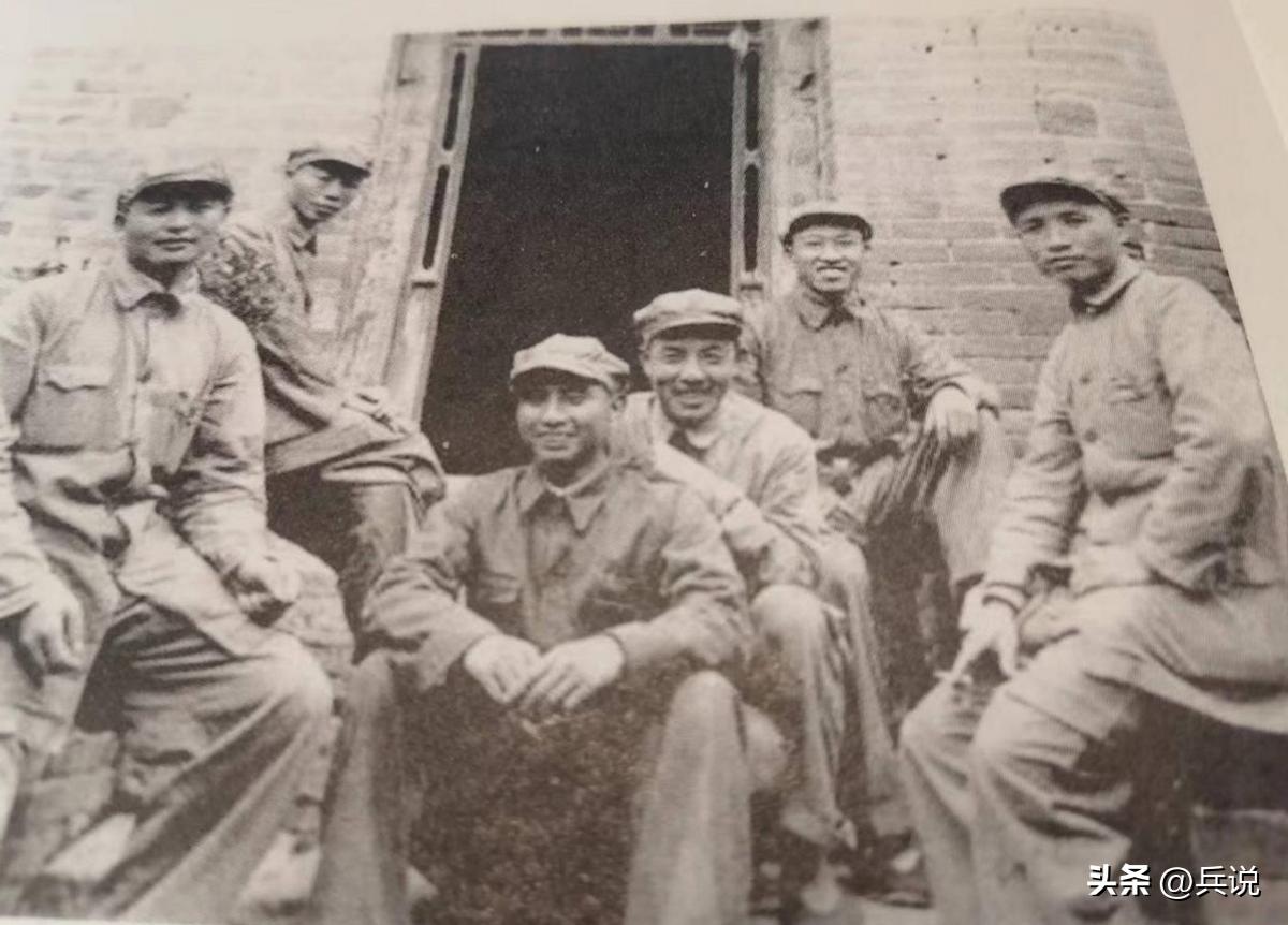 开国中将*基伟秦**的上级，只授大校？1983年提大区副，为何没到任