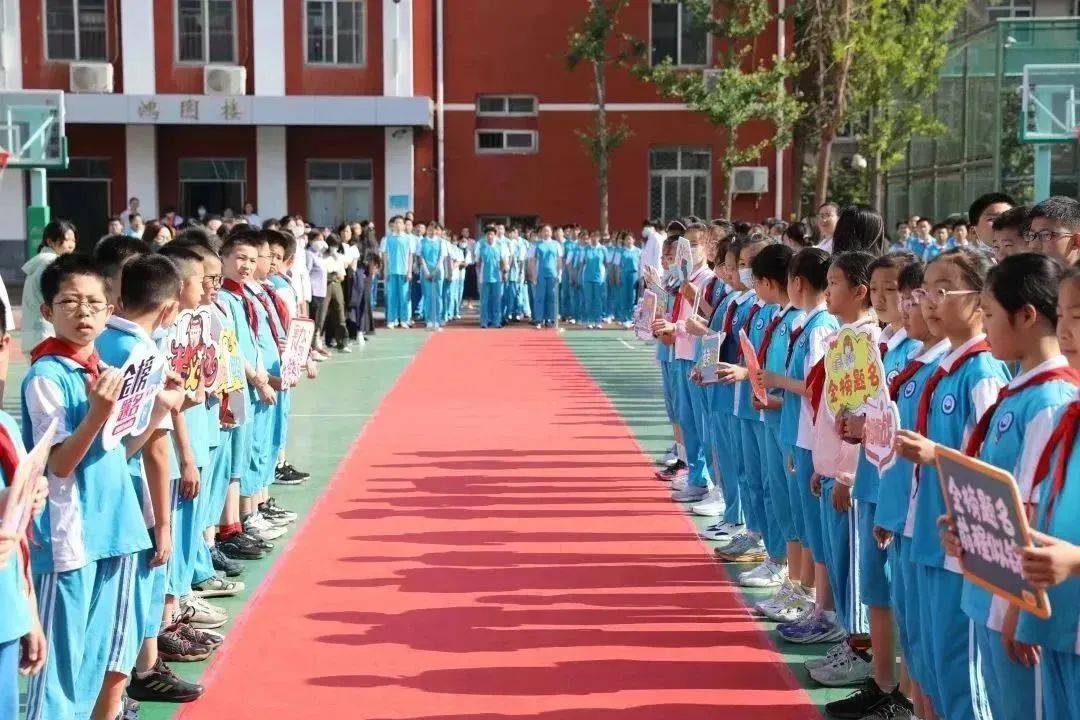 九年磨剑酬壮志百日冲刺战中考,九年寒窗奋力拼搏冲刺中考