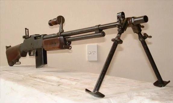 勃朗宁m1919重机枪有几发,m1914勃朗宁轻机枪