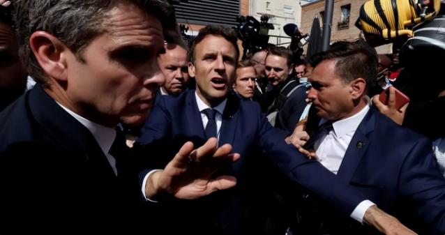 刚带走中国1370亿飞机大单,转身就窜访台湾,给我国敲响了警钟