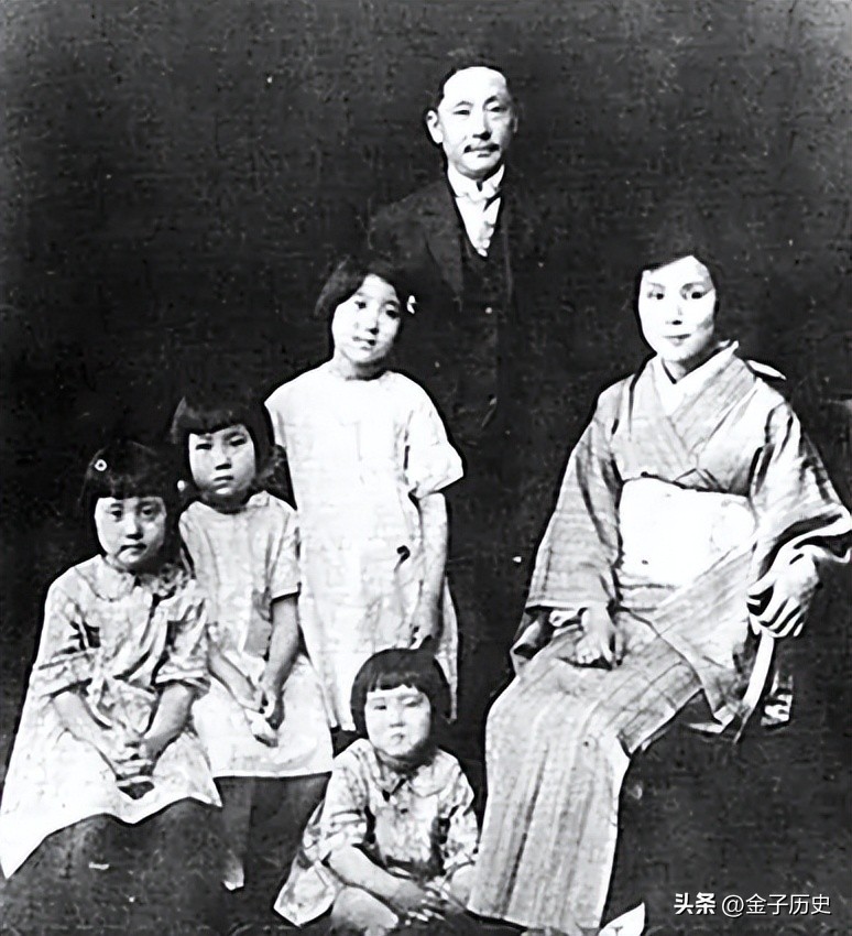 日本女护士嫁中国将军64年，生下歌唱家女儿，女婿更是家喻户晓