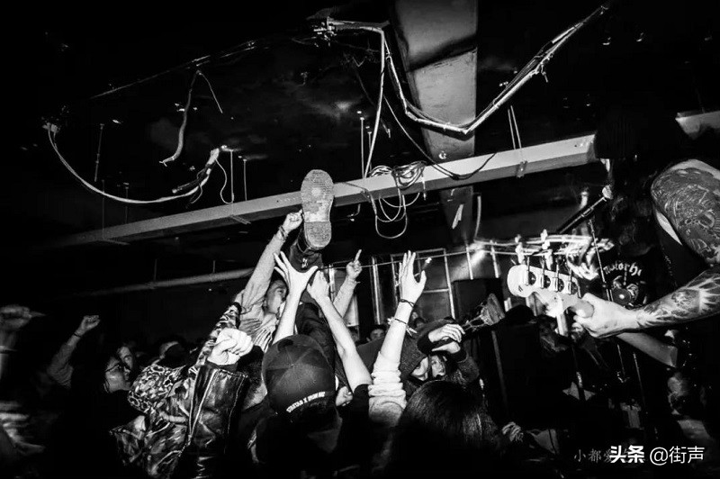 摇滚大城系列：青岛的乐队都挺火的？