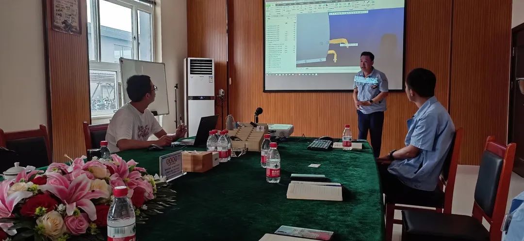 随着疫情稳定各地正加快复工复产,疫情防控暨安全生产工作推进会