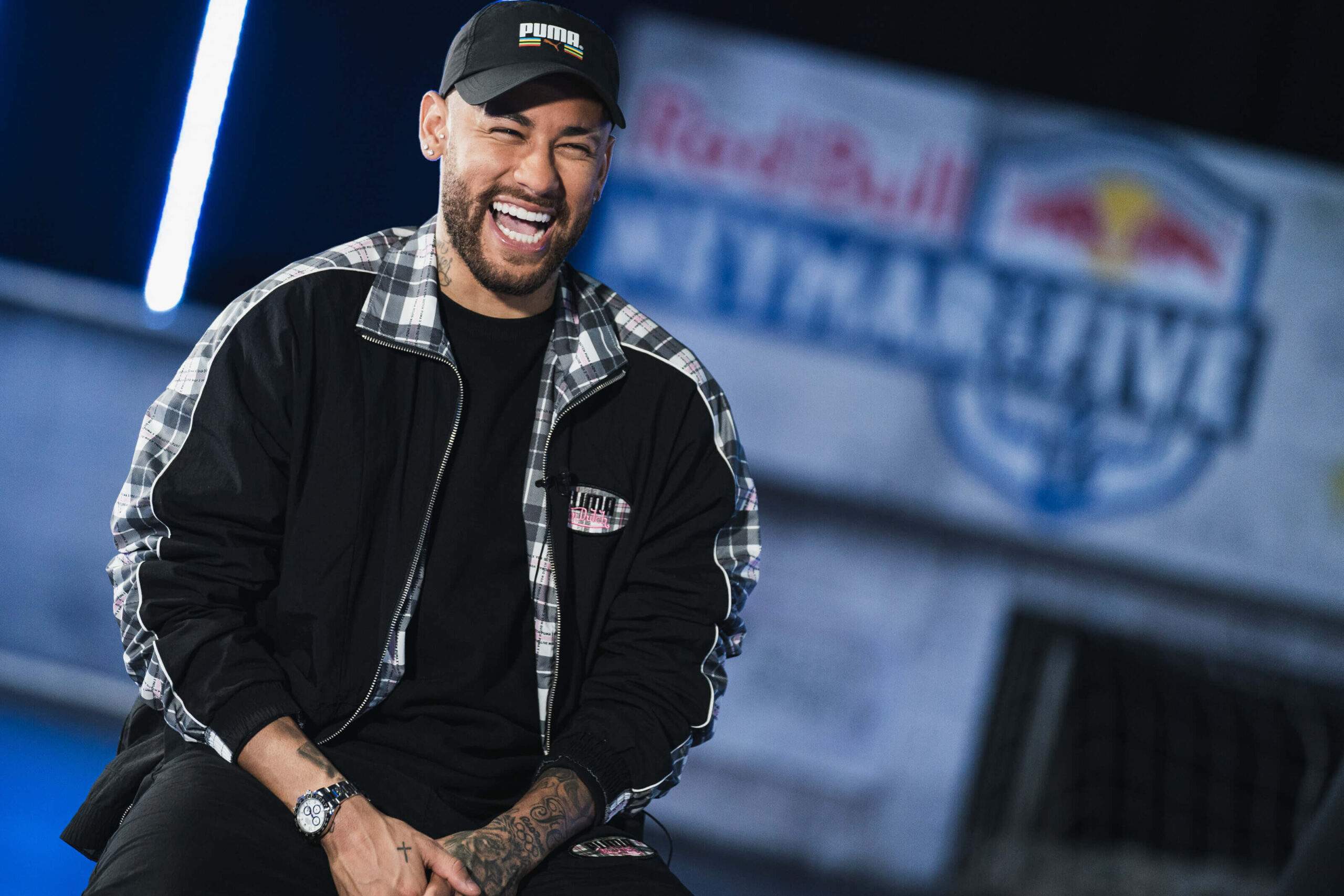 内马尔詹姆斯夺魁,詹姆斯2022年收入第一