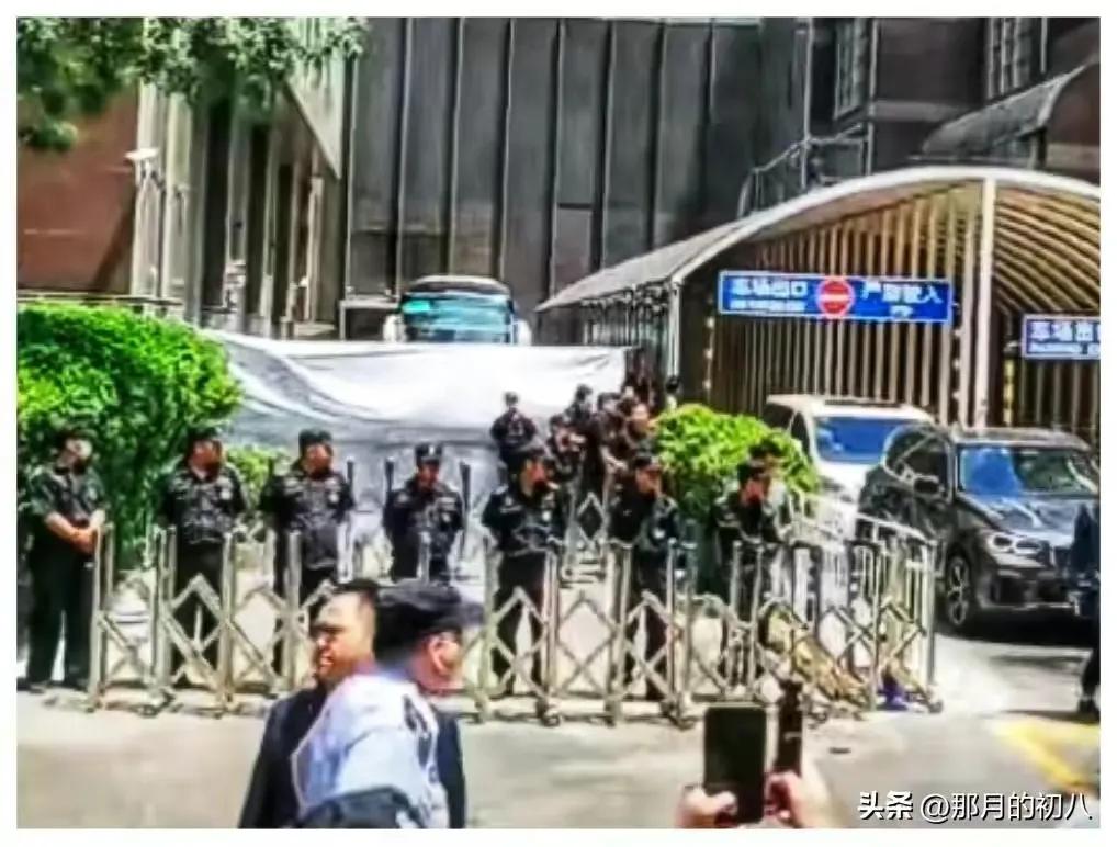 想去看梅西踢球,想看足球比赛却需要花钱