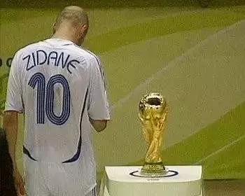 马特拉齐齐达内眼神,马特拉齐挑逗齐达内