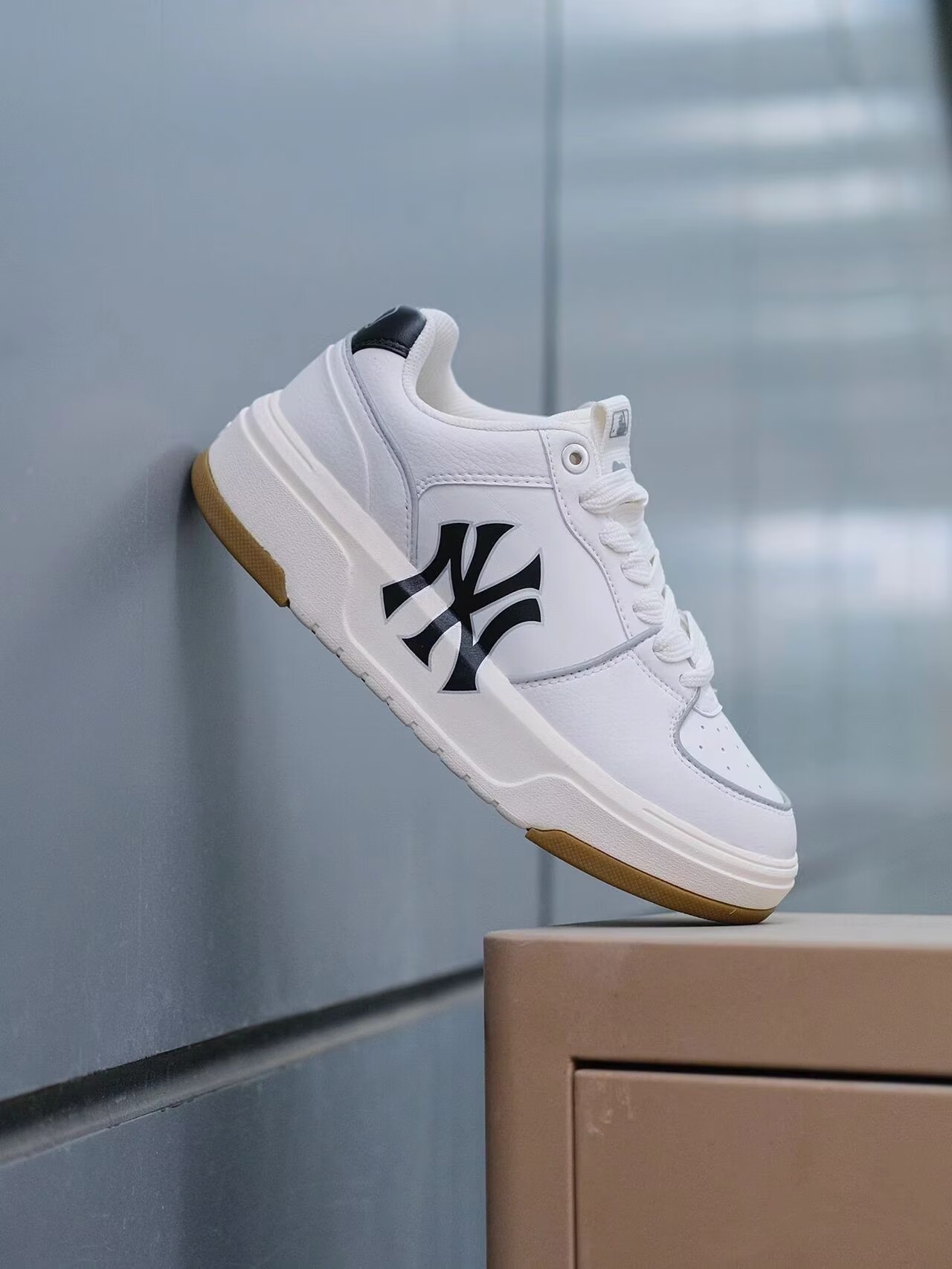 mlb复古小白鞋板鞋穿搭,mlb复古板鞋新款和经典款