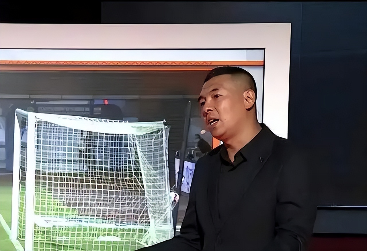 徐亮：中超任意球高手却被赵本山点名训斥，娶三任妻子如今成网红