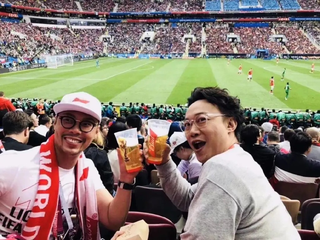 鹿晗足球世界杯解说,鹿晗世界杯现场球迷视频