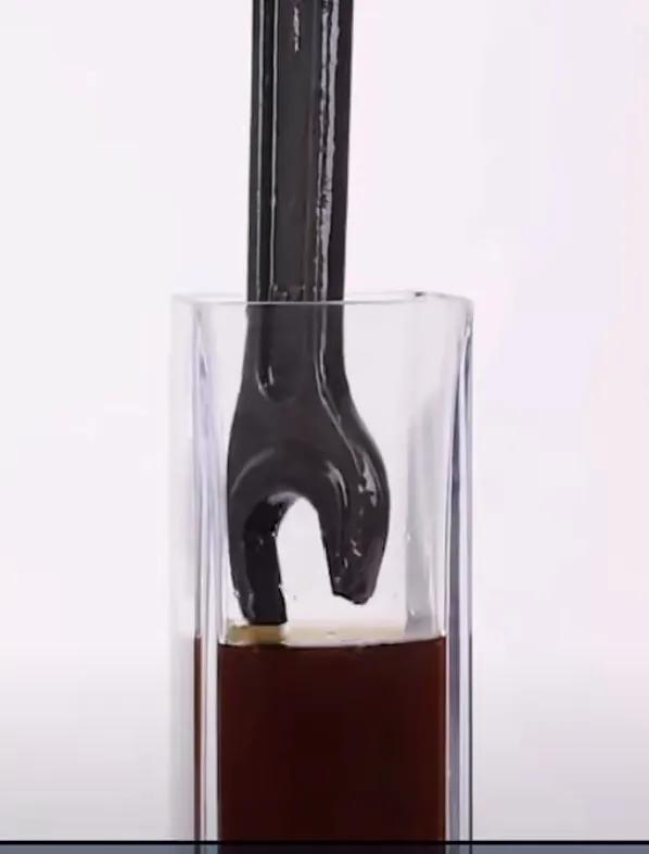 口香糖弄到衣服上怎么才能洗干净,生活小妙招口香糖在衣服上怎么洗