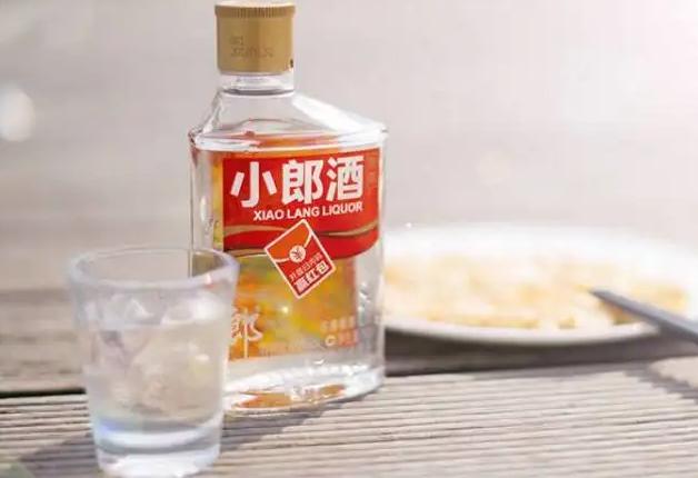 路边低价卖的大牌酒,街边摊上卖的便宜饮料揭秘