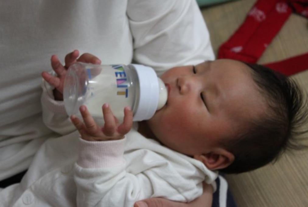 宝宝6个月了可以转二段奶粉吗,孩子6个月了有必要换二段奶粉吗