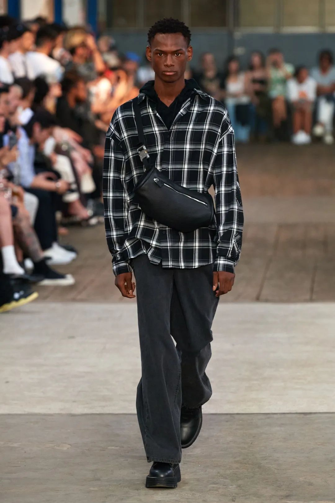 阿玛尼2024米兰春夏时装秀,2024米兰春夏时装周时间表