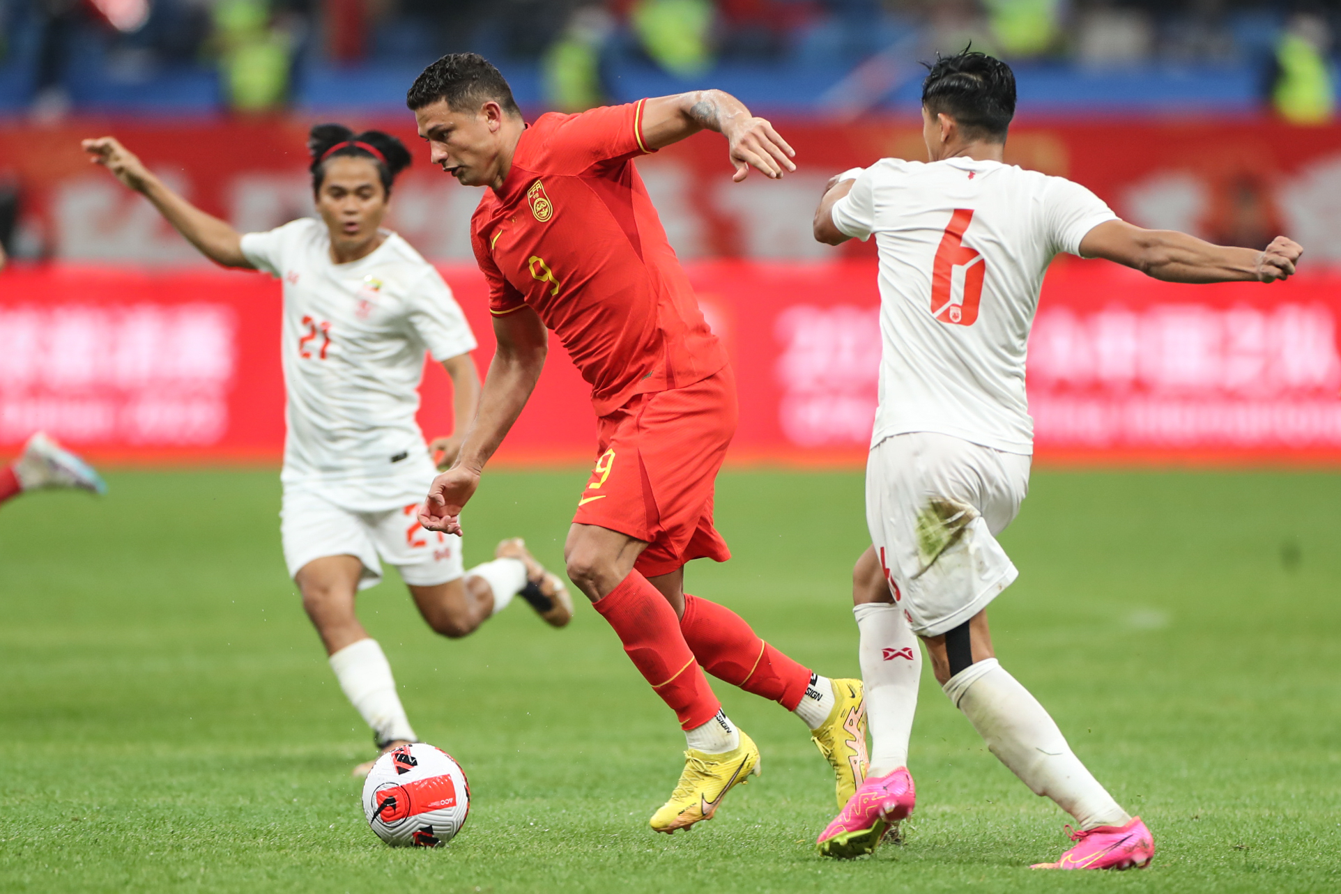 国足7:0关岛武磊赛后评分,国足4:0大胜缅甸艾克森