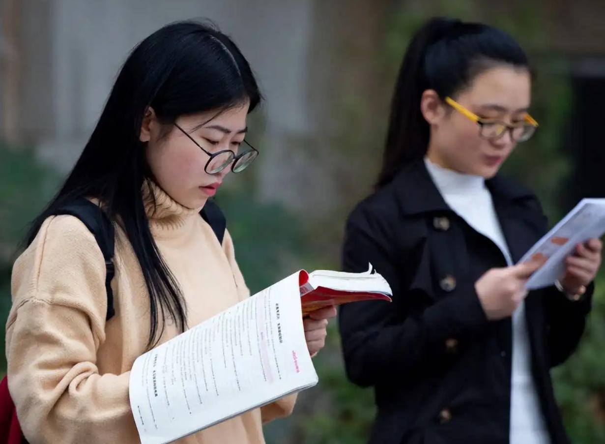 公务员和事业编待遇到底如何,事业编待遇和公务员的区别