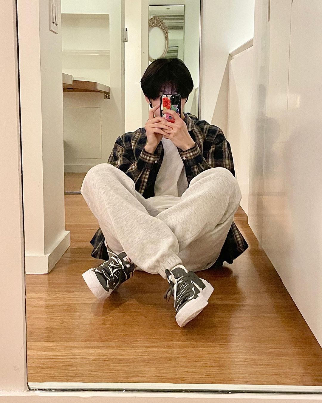 怎么看韩国人穿搭,韩国人怎么看蔡亨源