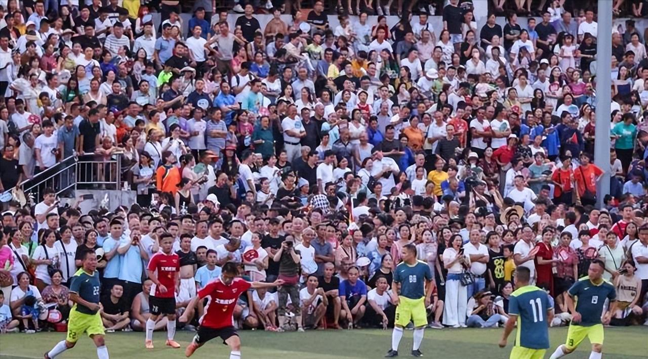 董路直播骂人,董路说村超改变不了中国足球