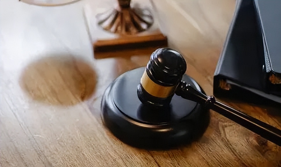 行为人非因法定职责、法定义务或约定义务，实施阻止不法侵害者逃逸的行为，是否可以认定为见义勇为？