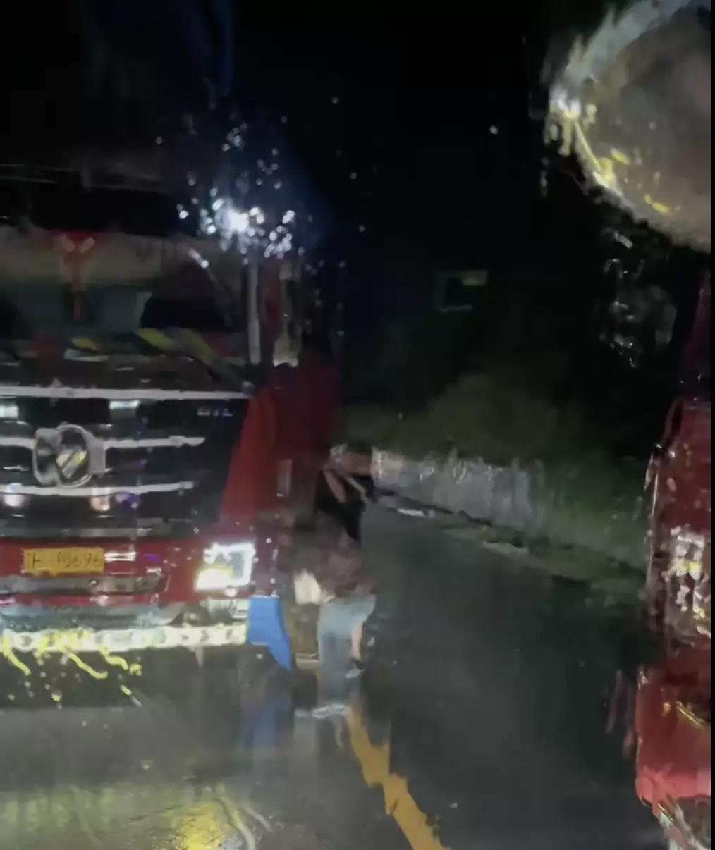 高管辞职与妻子环游中国,土豪丈夫破产