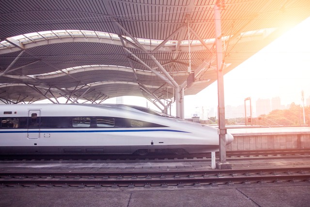 外媒评价中国超高速高铁,令世界都惊叹的中国高铁