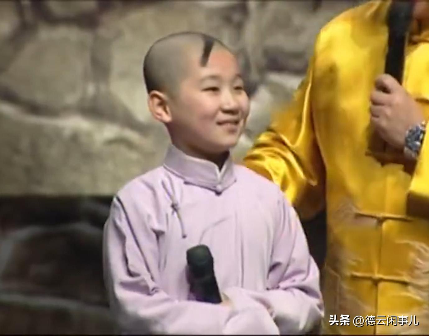 岳云鹏打过陶阳吗,岳云鹏跪陶阳高能名场面