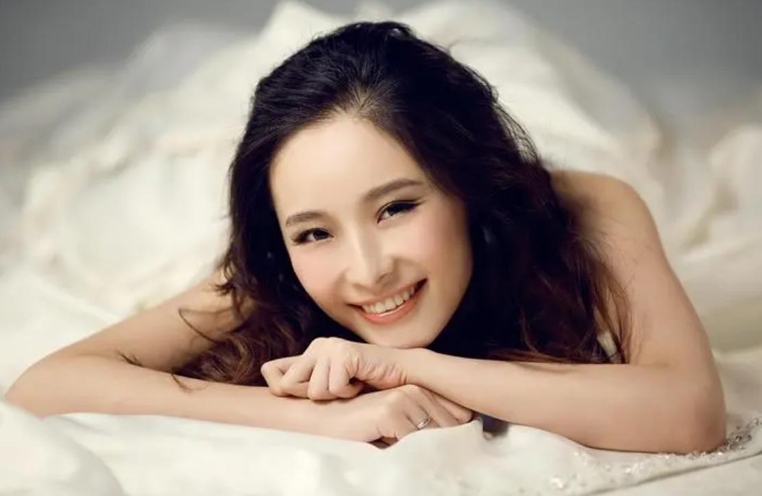 女演员李曼照片,张艺谋与李曼电影