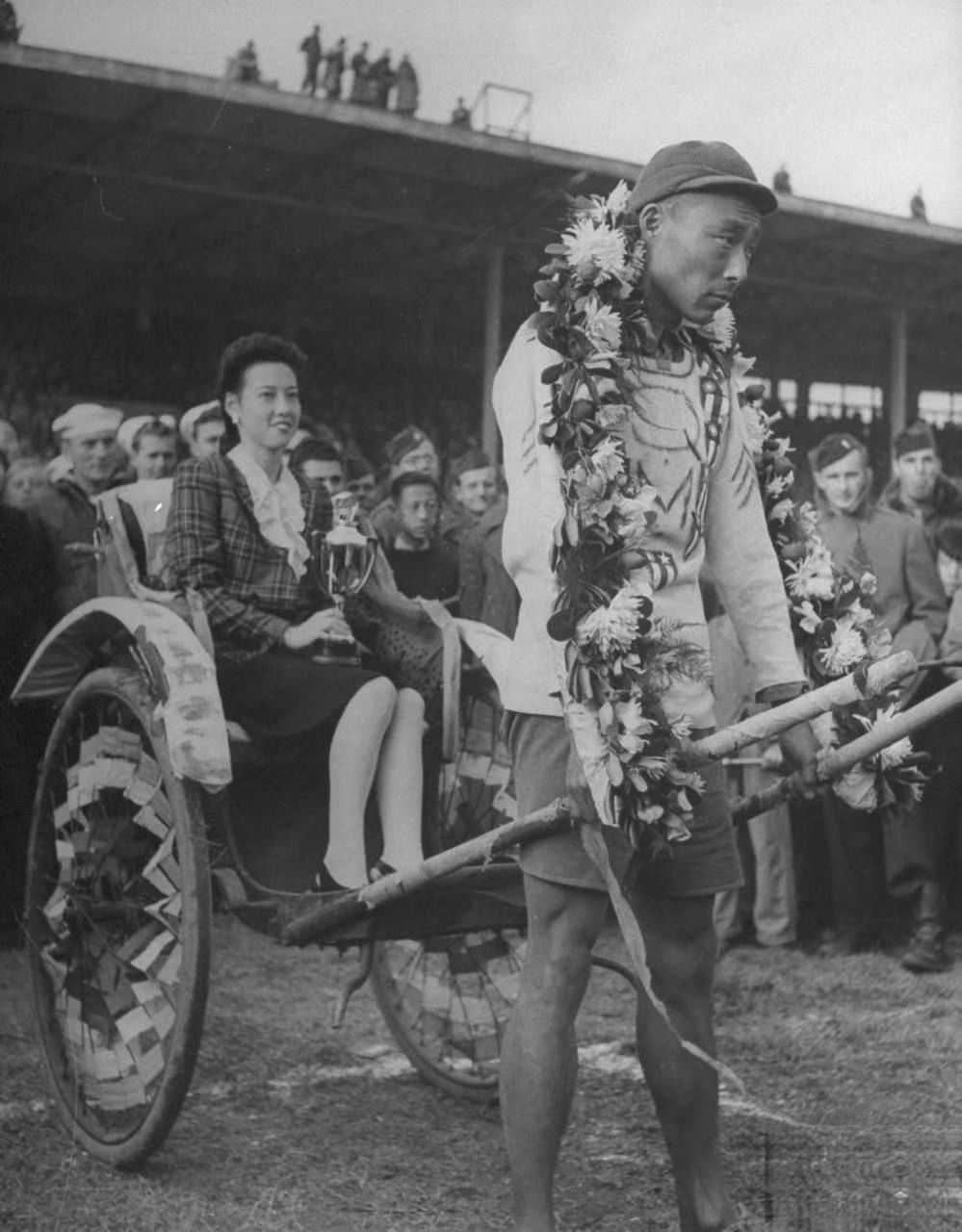 黄包车夫图片老照片,黄包车比赛