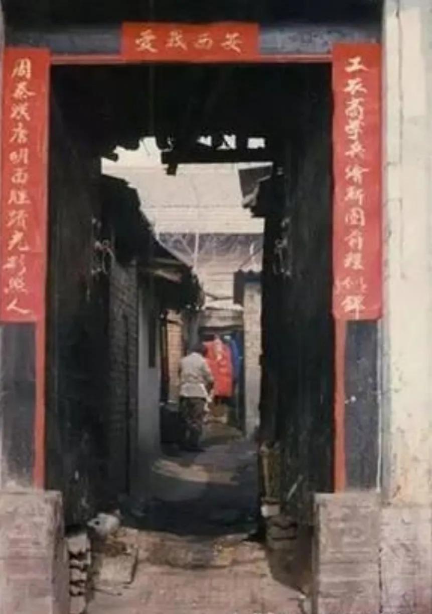 在西安摆地摊,那年我在服装厂打工的经历