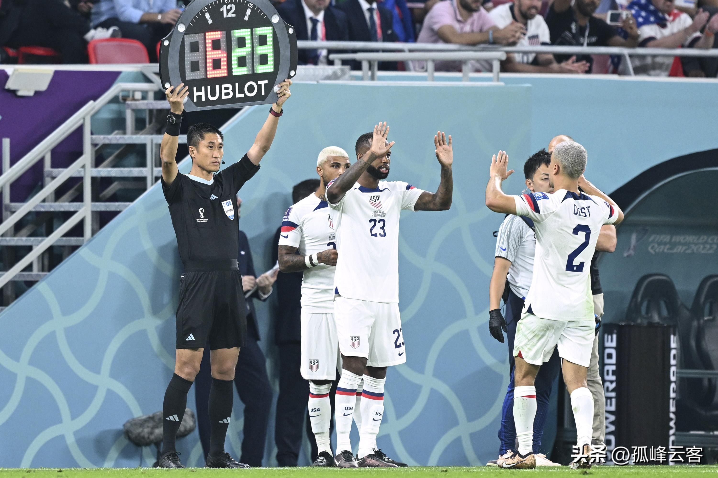 马宁全场出示9张黄牌全解析,马宁回归首秀就判红牌