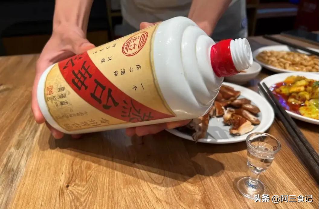 茅台镇十大平民酱香酒纯粮酱香酒,贵州茅台镇高端酱香酒推荐