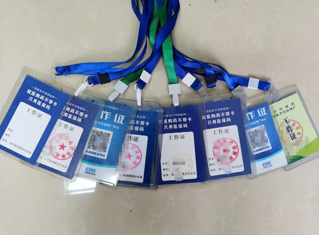 “他比儿子还关心我......”老人口中的“干儿子”给他的备注却是“仆人”