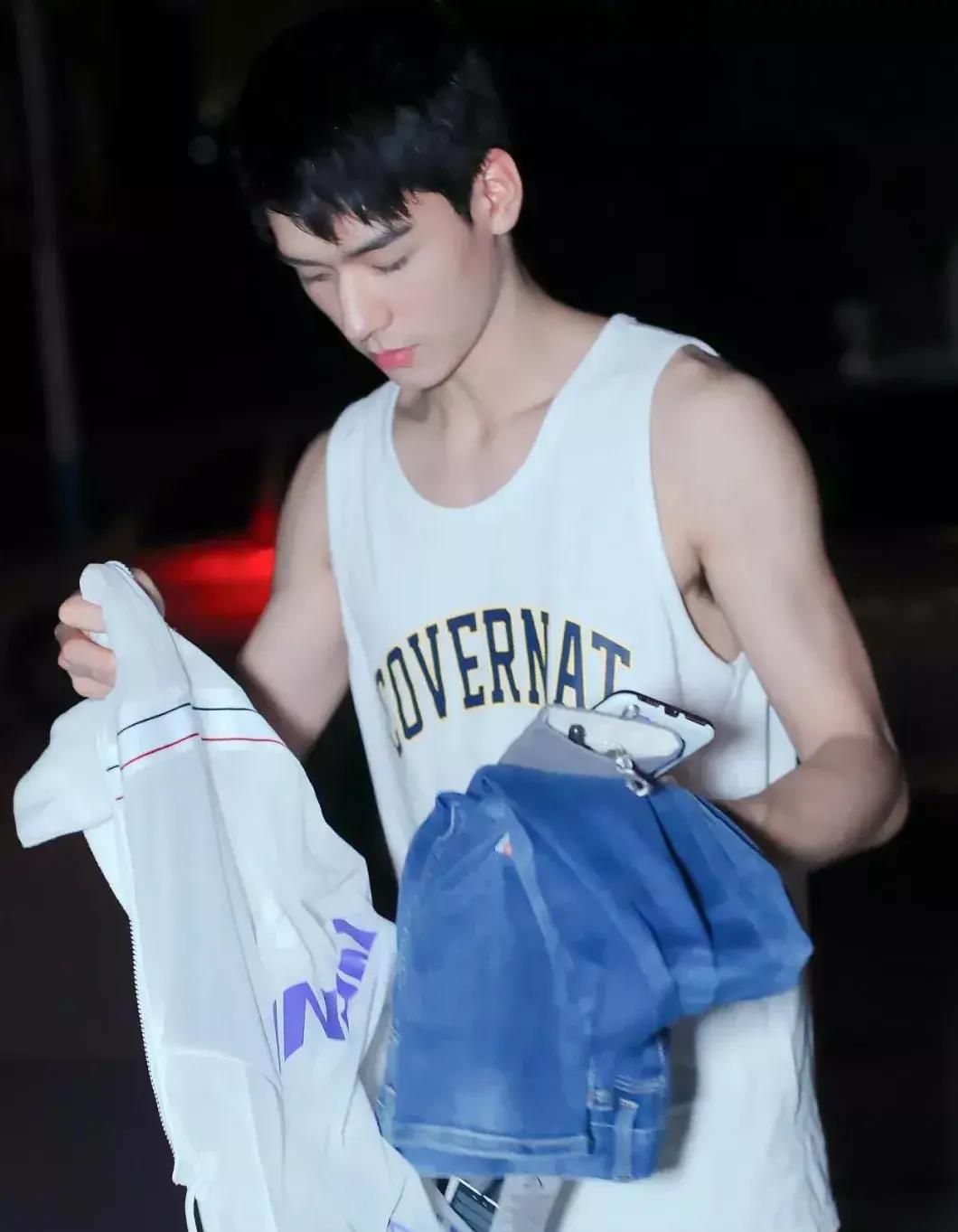 校草脸男星图鉴,男校草图片帅气