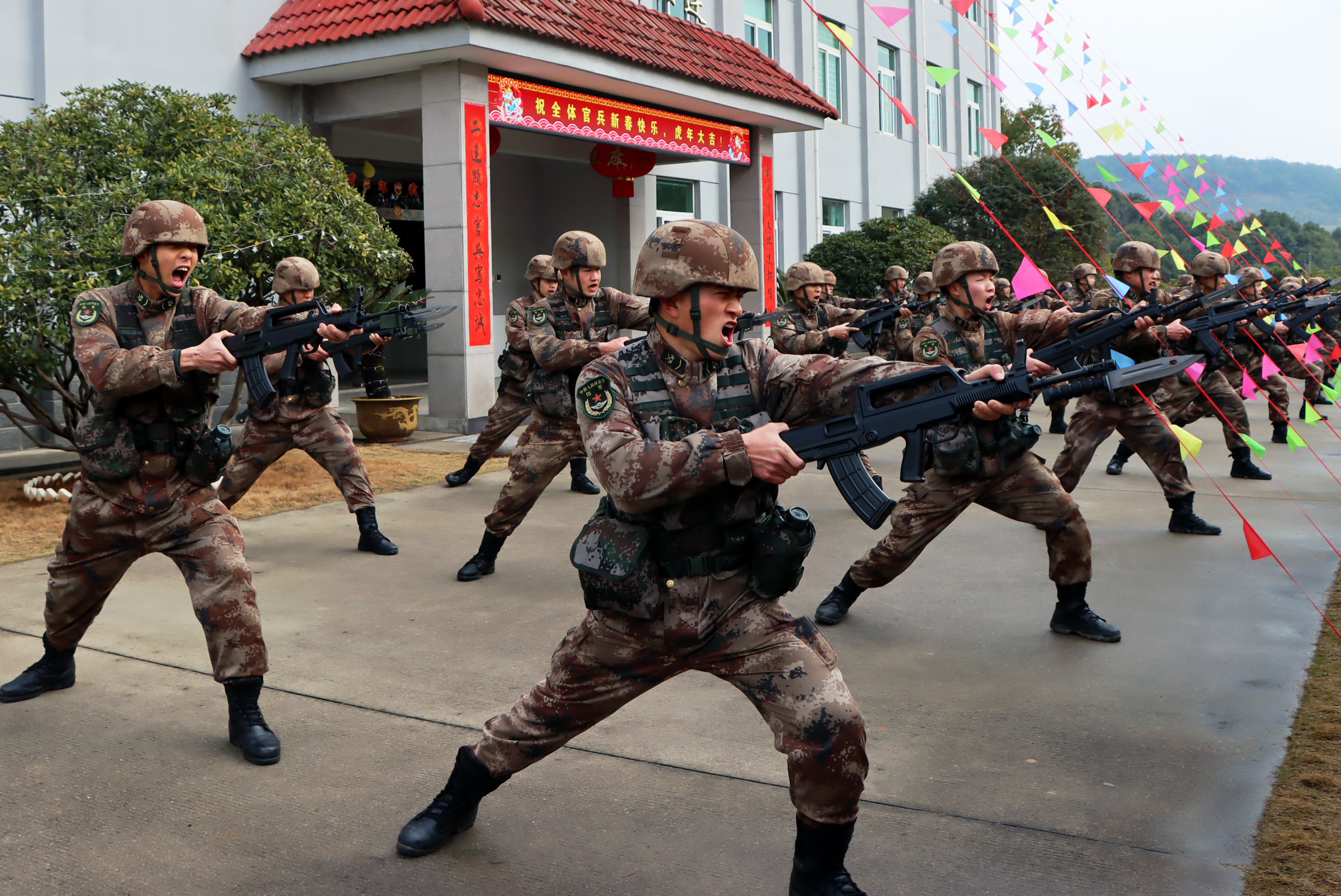 春节军营年味别样浓,军营春节年味浓虎跃戈壁庆新春