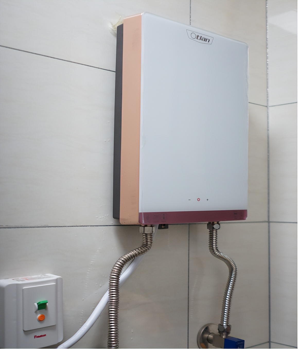 奥特朗即热式电热水器测评,奥特朗f15h-z70c即热式电热水器