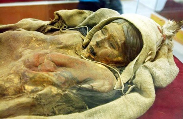 新疆挖出清代干尸,尘封16年的尸骨被挖出